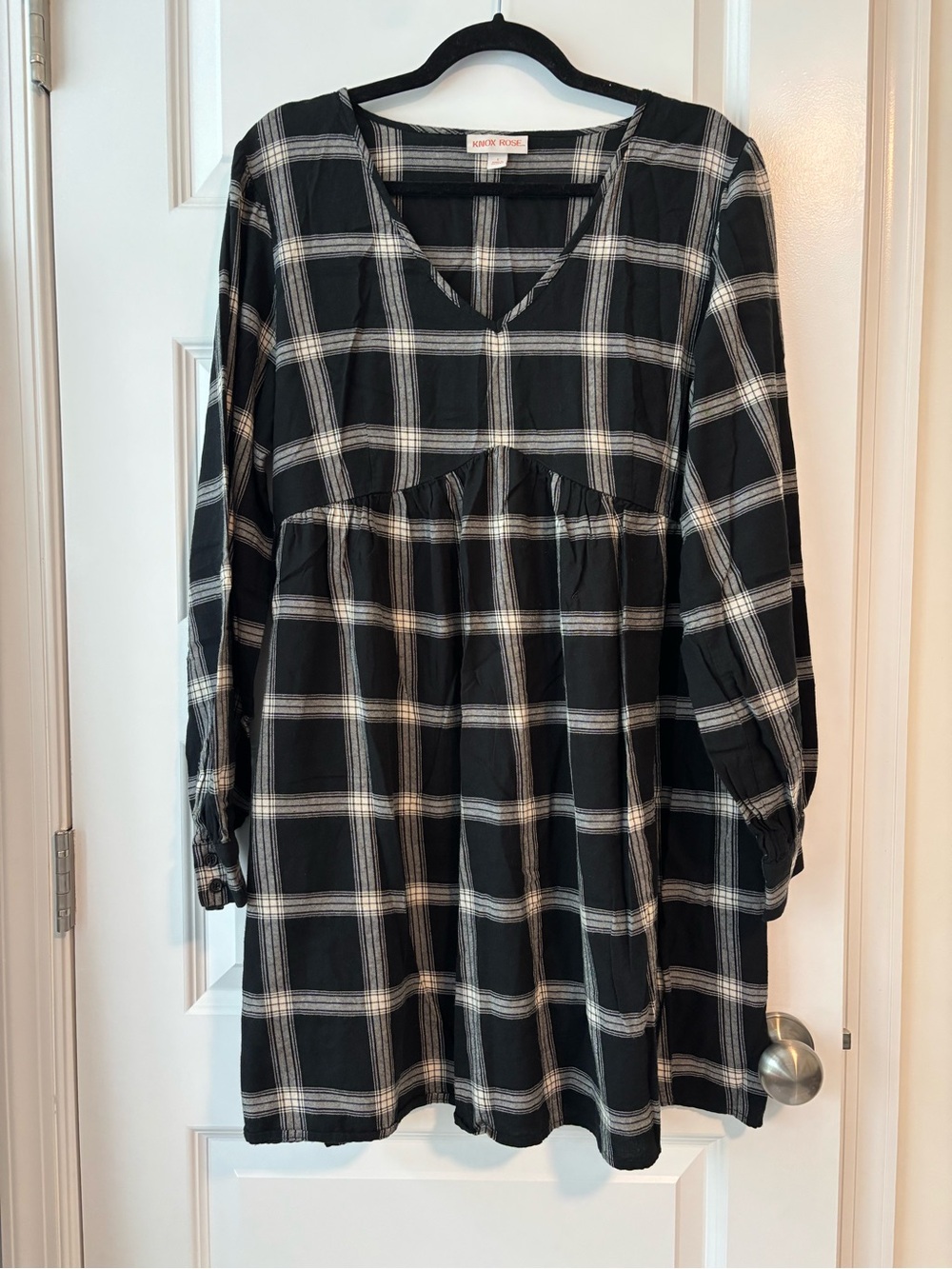 Knox Rose Black and White Plaid Long Sleeve V-Neck Dress L